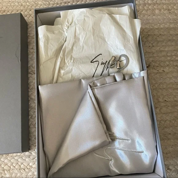 New Giuseppe Zanotti Frankie Chain Sneakers - Picture 9 of 9